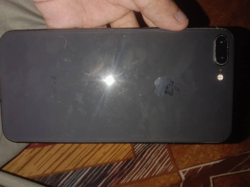 Apple iPhone 8 Plus 0
