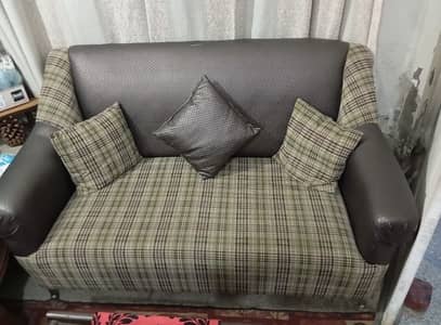 Stylish & Comfortable 4-Piece Sofa Set (Excellent Condition)