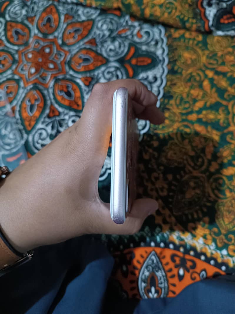 Apple iPhone 7 Plus 2