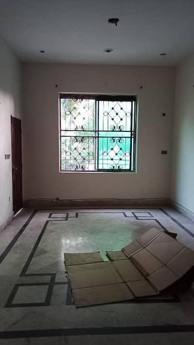 10 Marla Lower Portion Available For Rent in Mustafa Town