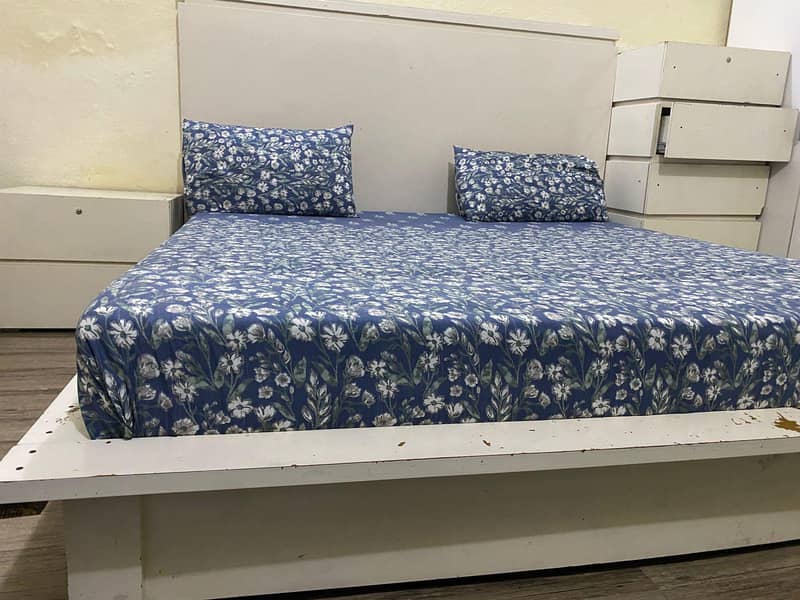 king size bed 1