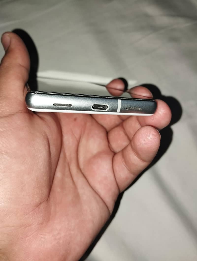 Google Pixel 7a 2