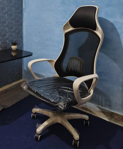 Gaming chair with folding table