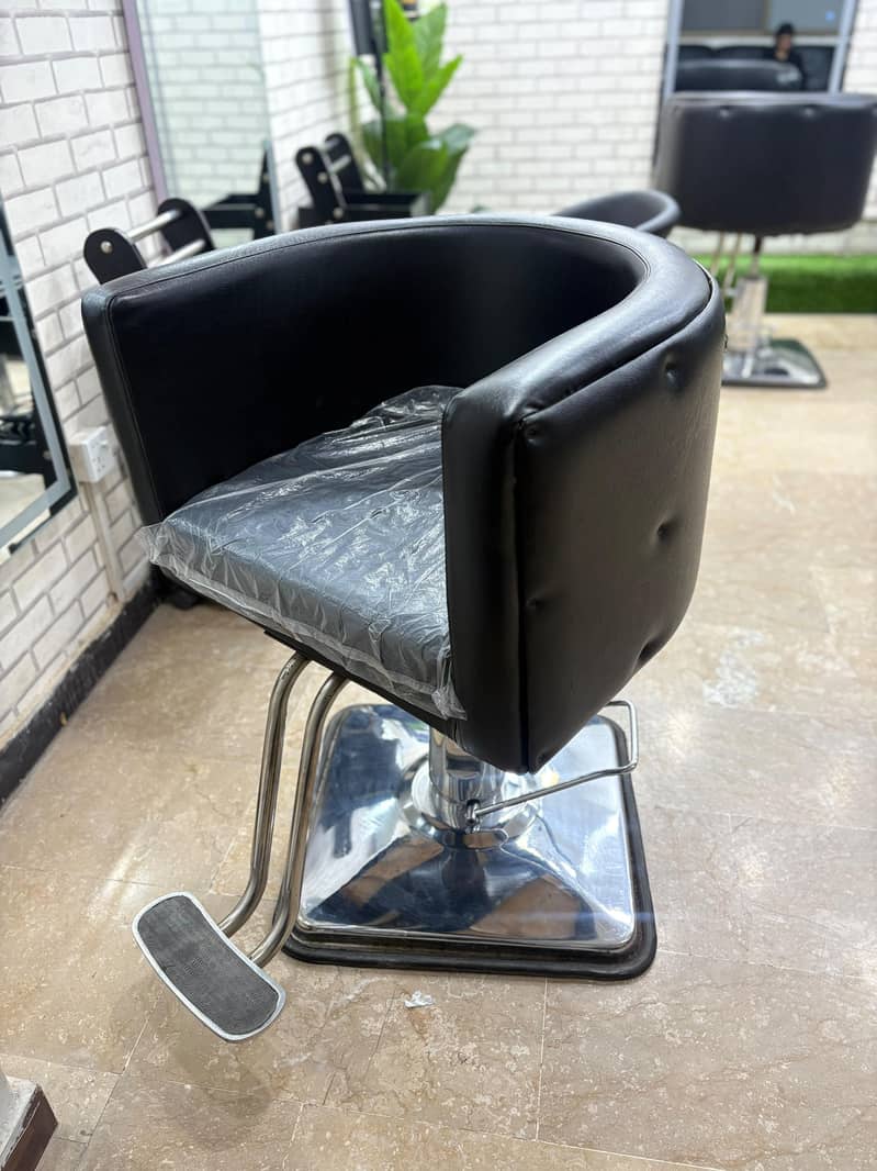 Chairs 0