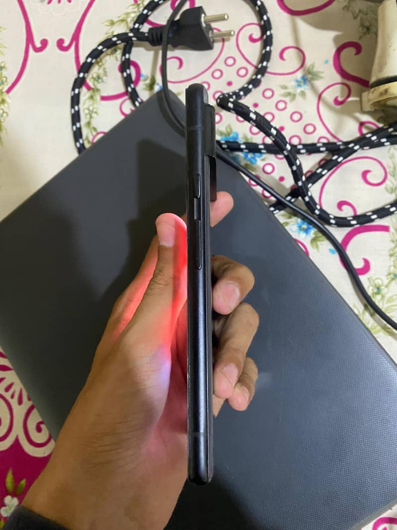 Google Pixel 6 4