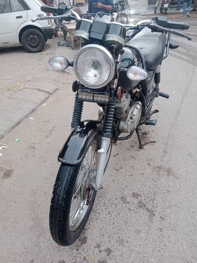 Suzuki gs 150cc 14 model urgent sale 03152059084