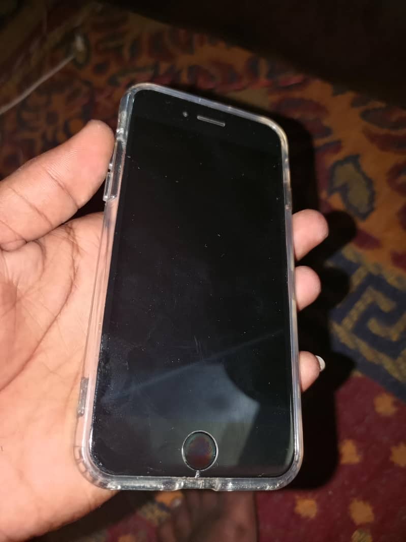 Apple iPhone 7 1