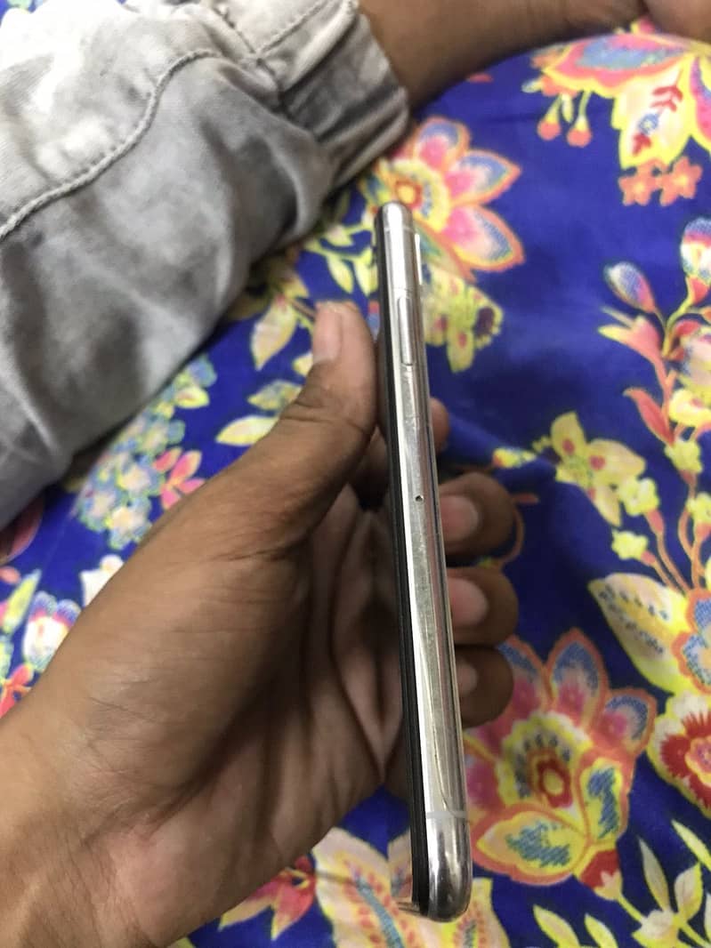 Apple iPhone X 5
