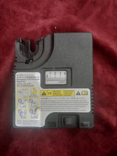 Original Taiwan 12V Car Tyre Air Compressor with Pressure Gauge
