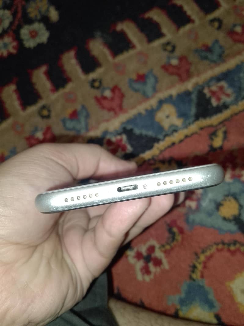 Apple iPhone 11 6