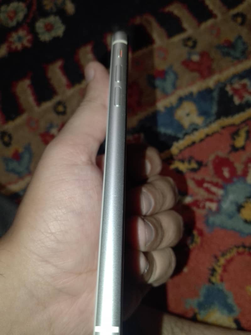 Apple iPhone 11 7