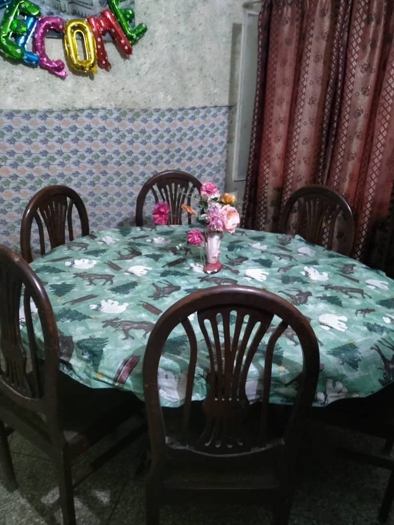 Dining Table 0
