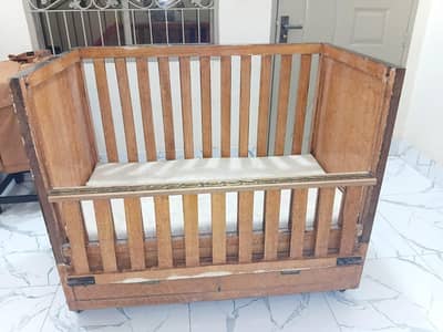 baby cot