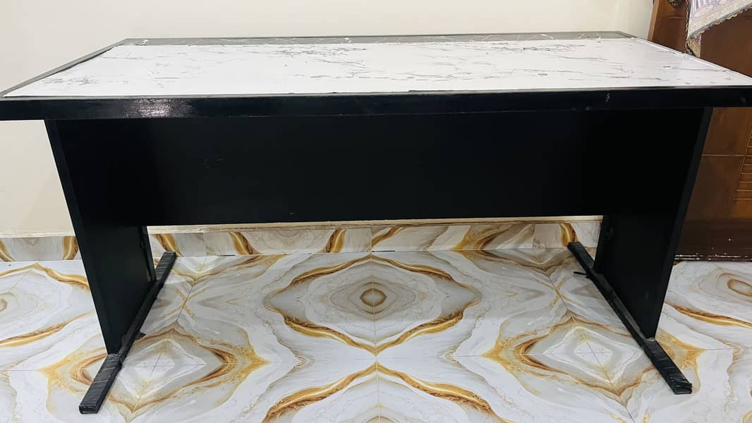 Office Admin or Reception Table 0