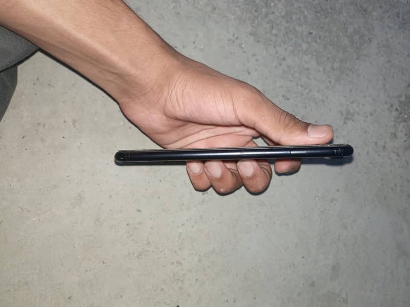 Apple iPhone 7 Plus 3