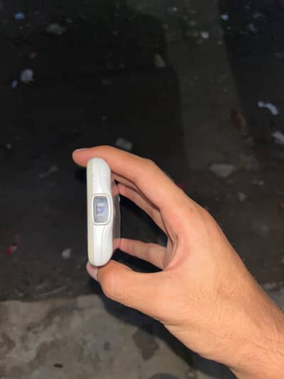 Samsung Mobile Beam i8530 All okay urgent sale