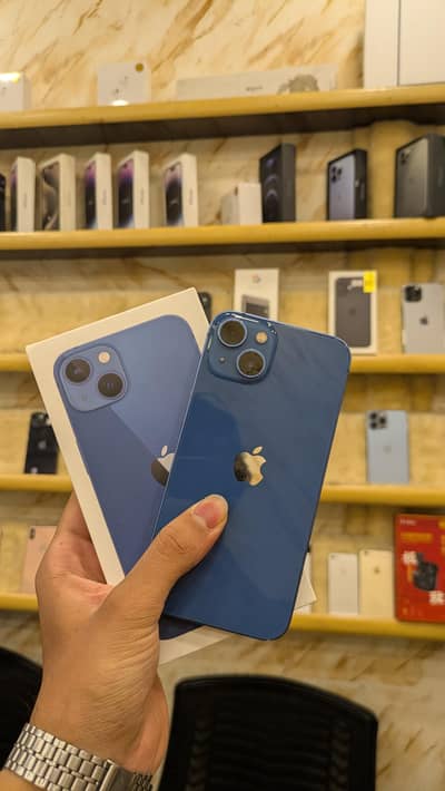 Apple iPhone 13