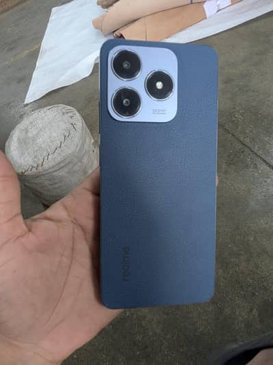 Realme C63