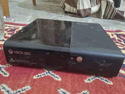Xbox 360 E with 250 GB HDD FULL WITH GAME +HDMI+POWER ADAPTER