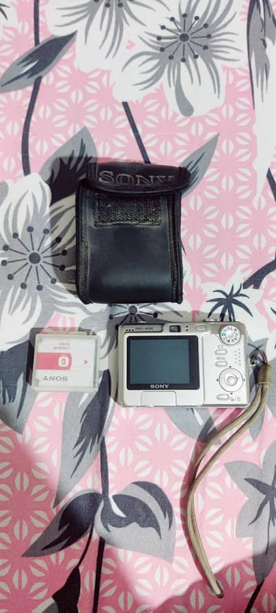 sony cybershoot camera