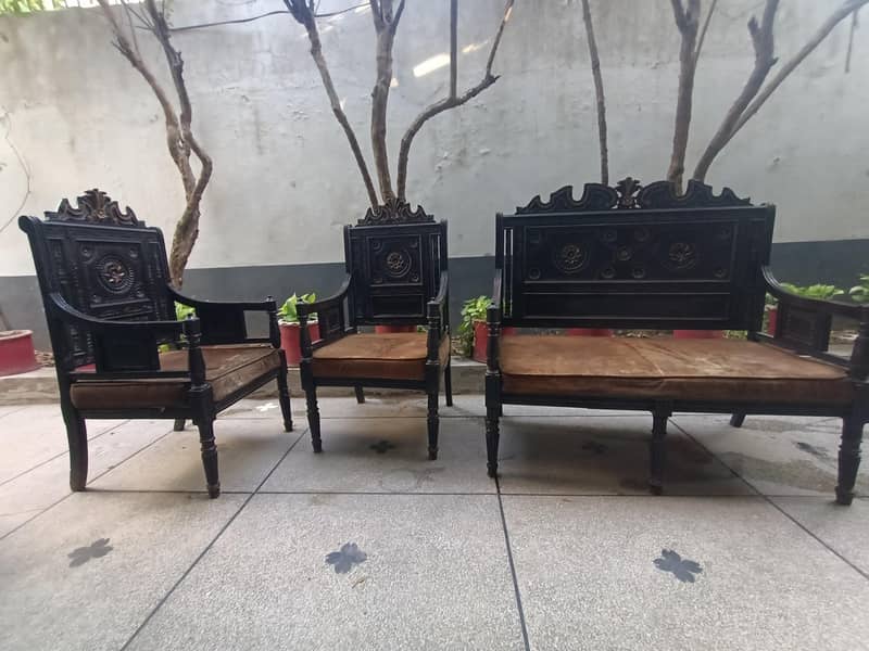 Solid Wood Traditional Chinioti Sofa Set 1