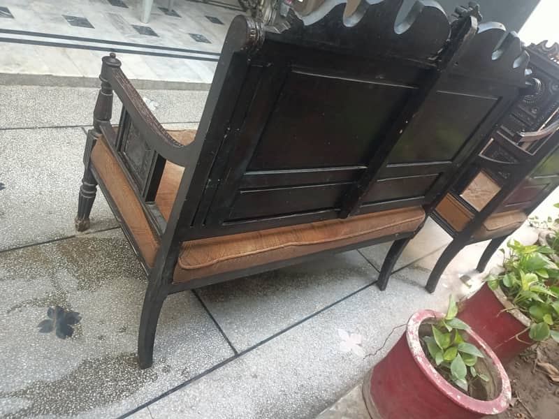 Solid Wood Traditional Chinioti Sofa Set 4
