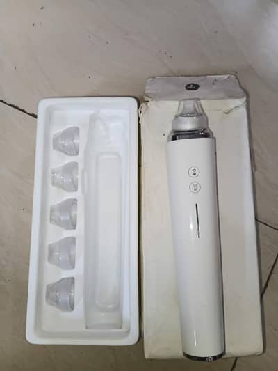 Blackhead Remover Pore Vacuum with 5MP HD Camera. negotiable