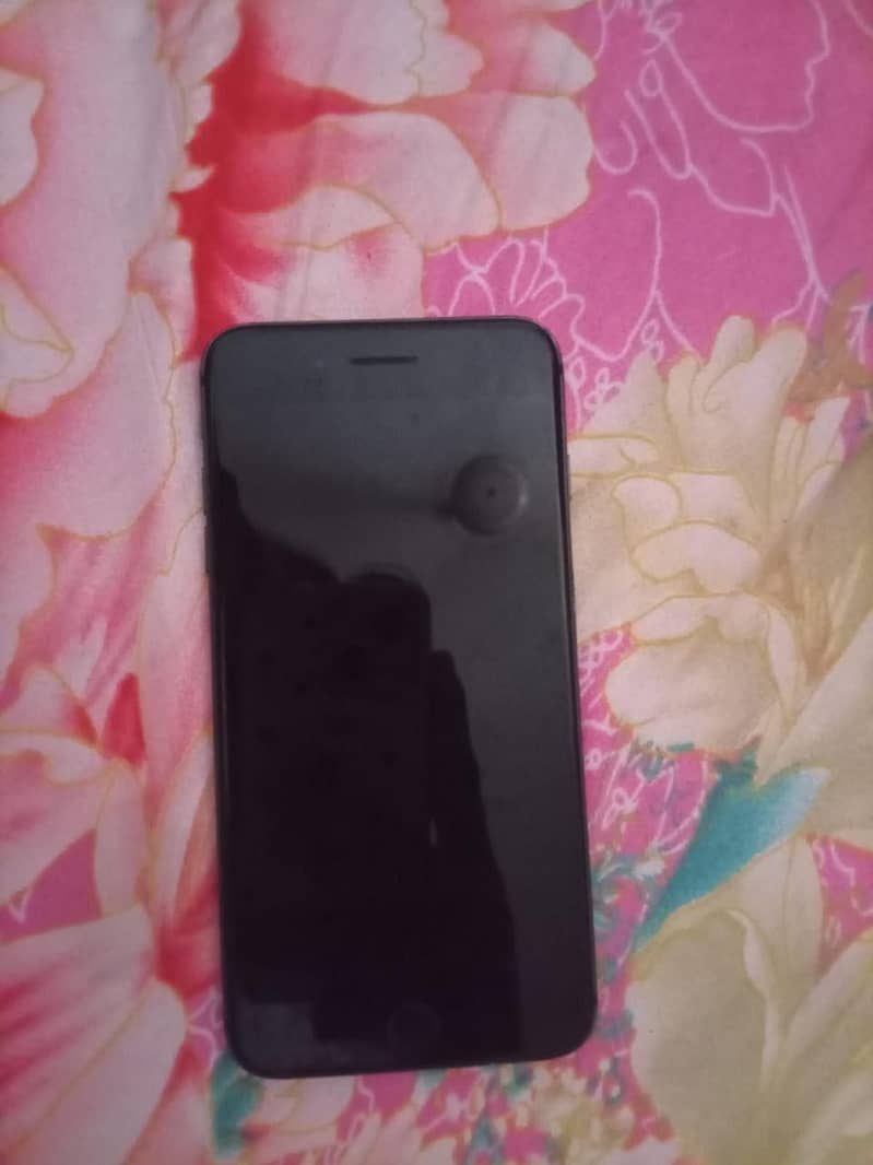 Apple iPhone 8 Plus 1