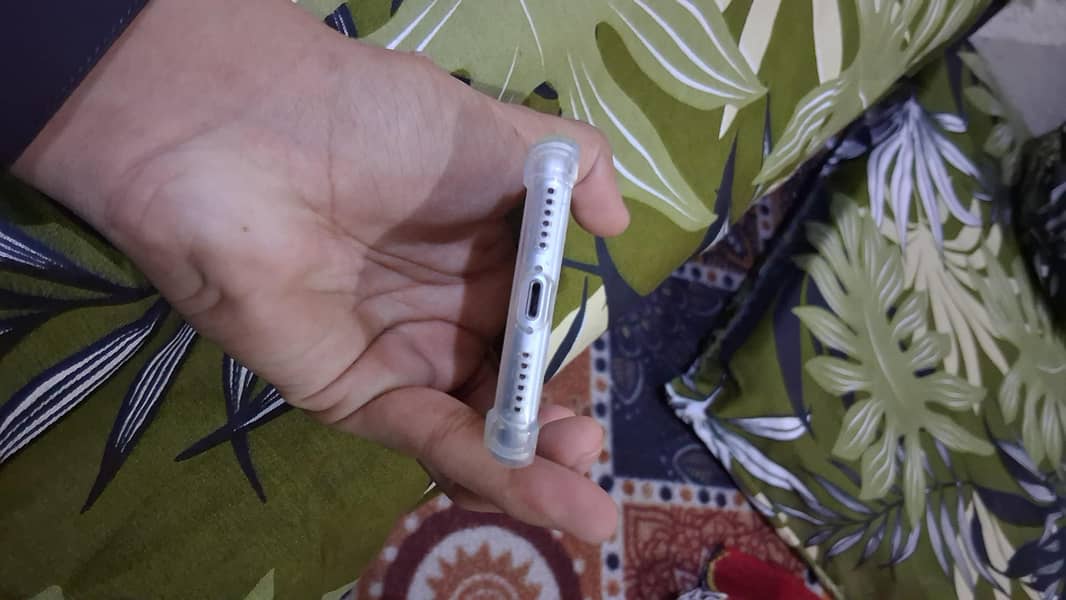 Apple iPhone 7 2