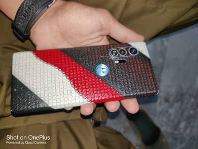 Motorola edge plus 12. . . . . 256