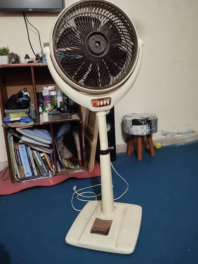 royal fan