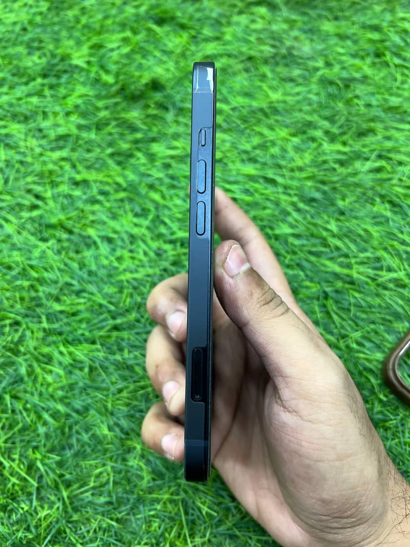 Apple iPhone 13 3