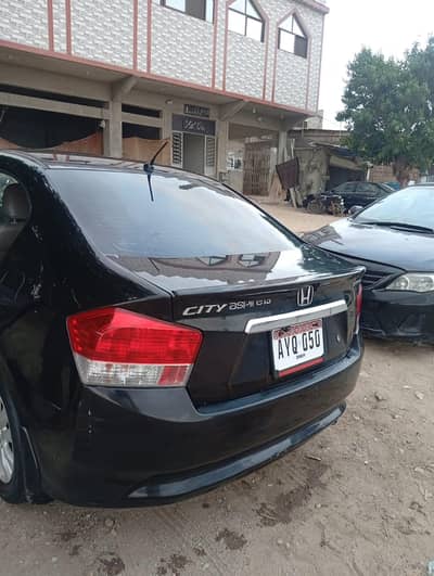 Honda City IVTEC 2012 modle 13 reg aspire 1.3 no 03190218763