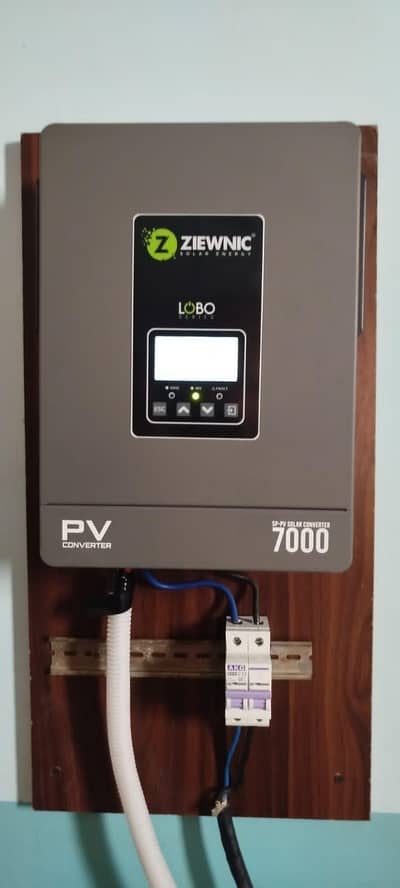 7KW Solar Inverter (Ziewnic PV Converter 7000) – Like New