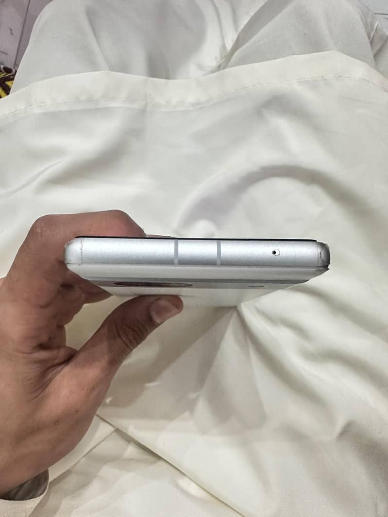 Google Pixel 7a 3