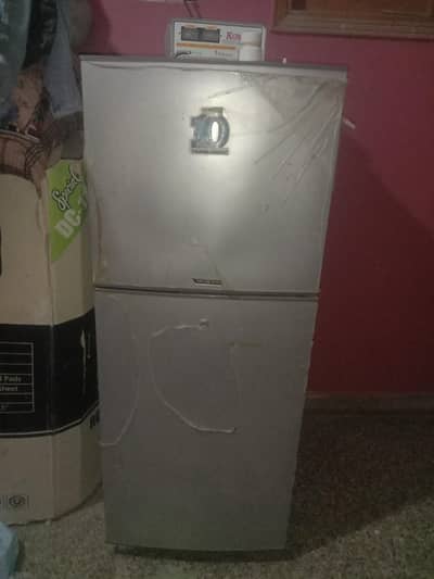 Dawlance small size fridge condition 10 by 10 need to sale