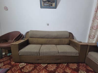 sofa's for sale 3 seeter 2 seeter and 1 seeter available for sale