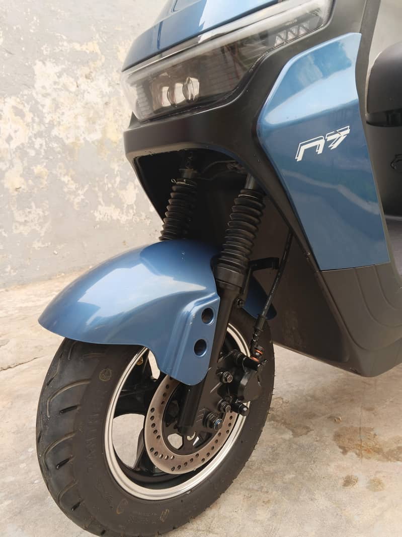 Scooty 5