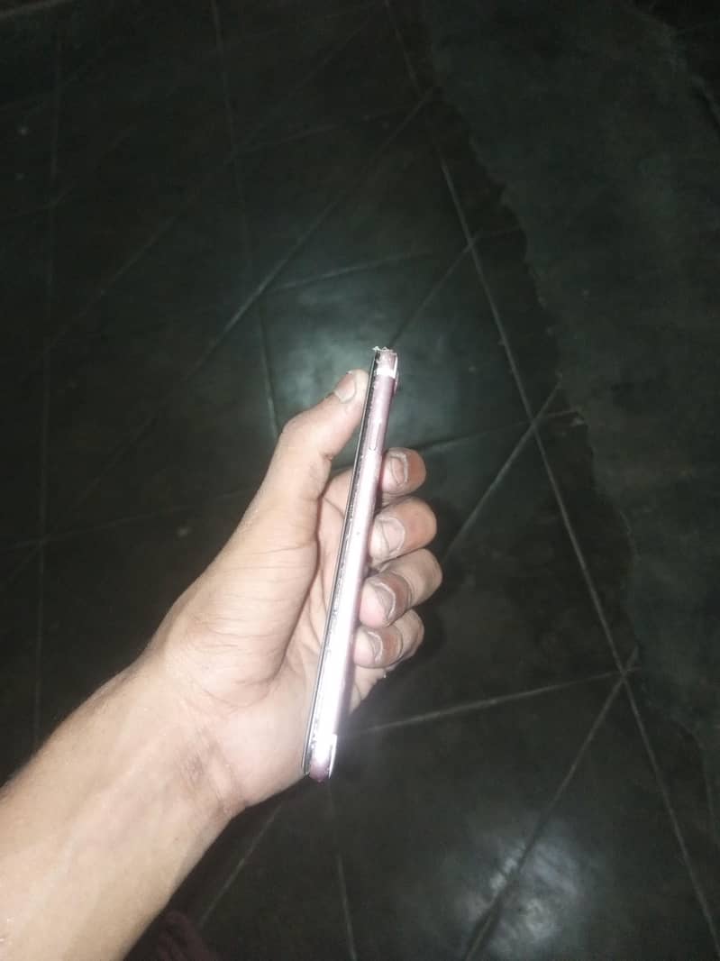 Apple iPhone 7 1
