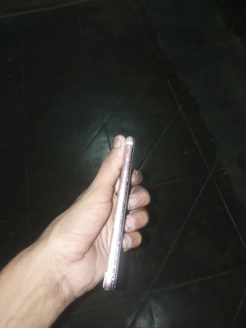 Apple iPhone 7 2