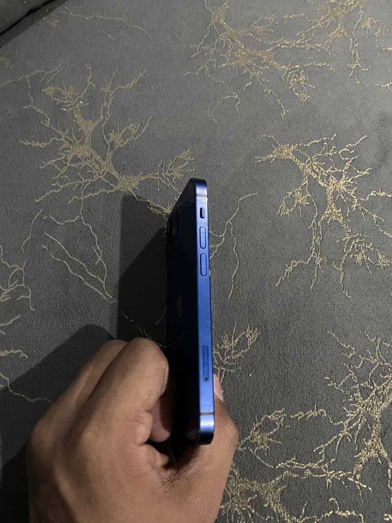 Iphone 12 mini 4