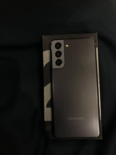 Samsung Mobile S21 dual officiall PTA approved for urgent sale