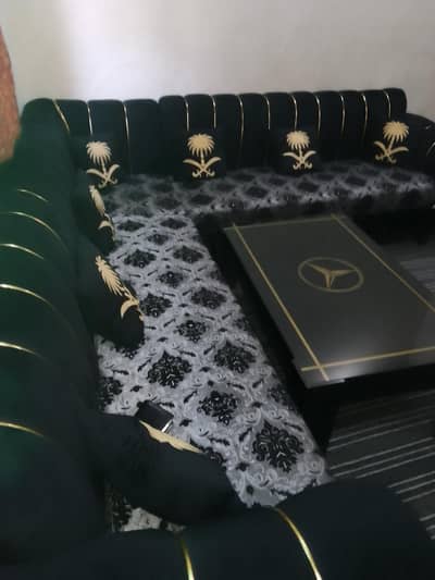 Elegant Black L-Shaped 7-Seater Sofa for Sale – Premium Condition