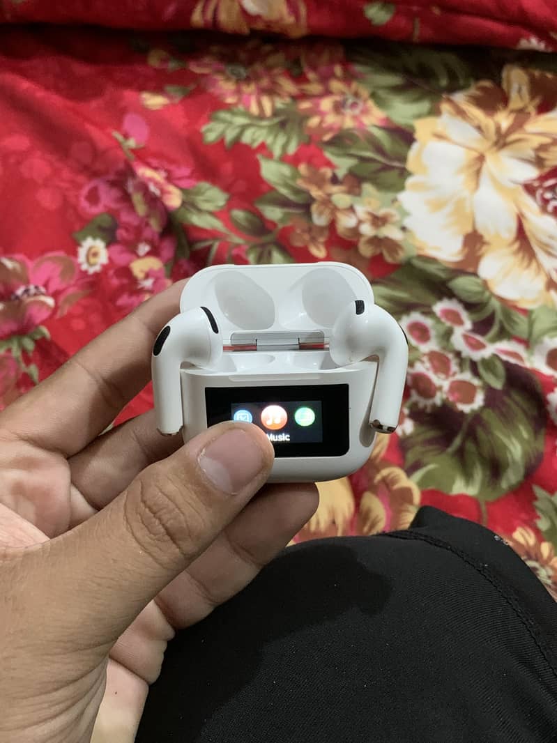 3rd generation aipods lcd 3