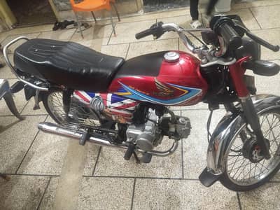 HONDA CD 70 ONE HAND USE LUSH CONDITION
