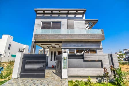 5 Marla House Available for Rent Prime Location