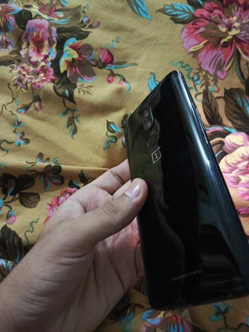 One Plus 6T 4