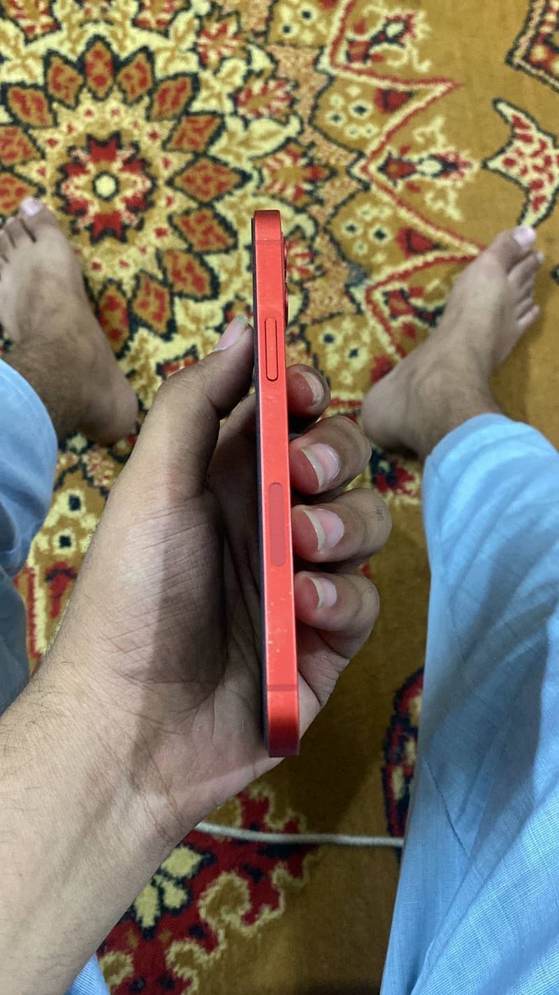 Apple iPhone 12 4