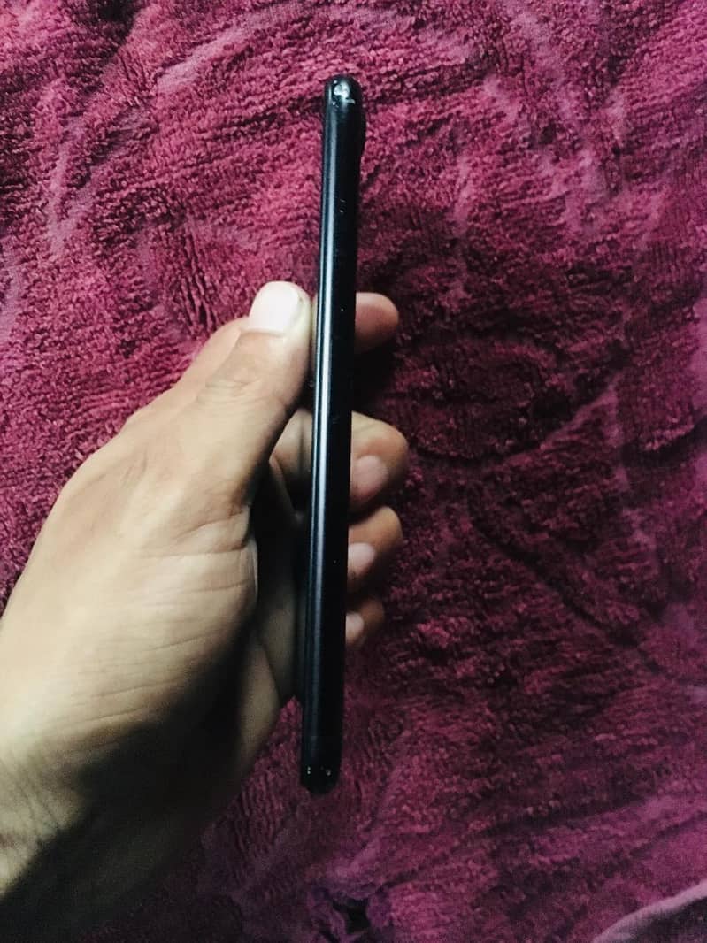 Apple iPhone 7 3