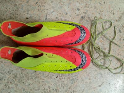 football shoes (gripper)